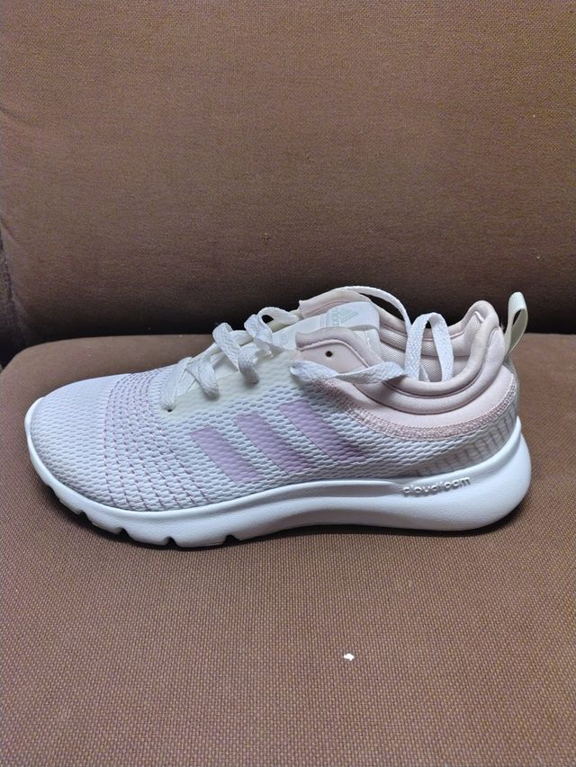 Zapatillas Adidas rosa y blancas