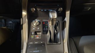 Lexus NX 2.5 300h Premium 2WD