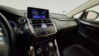 Lexus NX 2.5 300h Premium 2WD