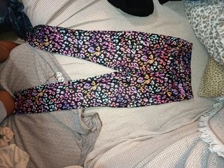 Leggins leopardo multicolor tipo pirata