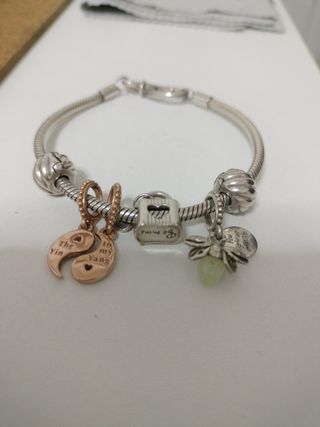 Pulsera Pandora original con charms
