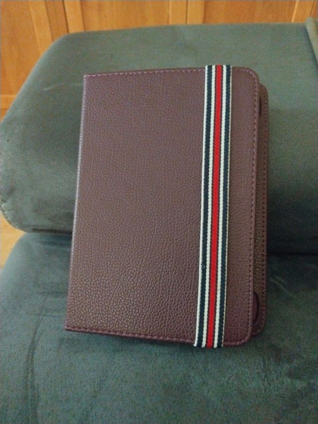 Funda tablet lila  
Tablet 19/10