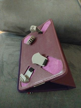 Funda tablet lila  
Tablet 19/10