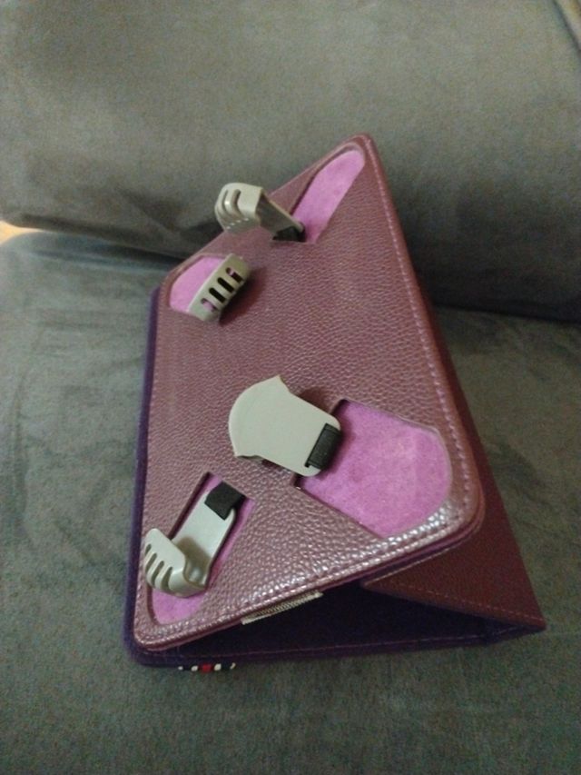 Funda tablet lila  
Tablet 19/10