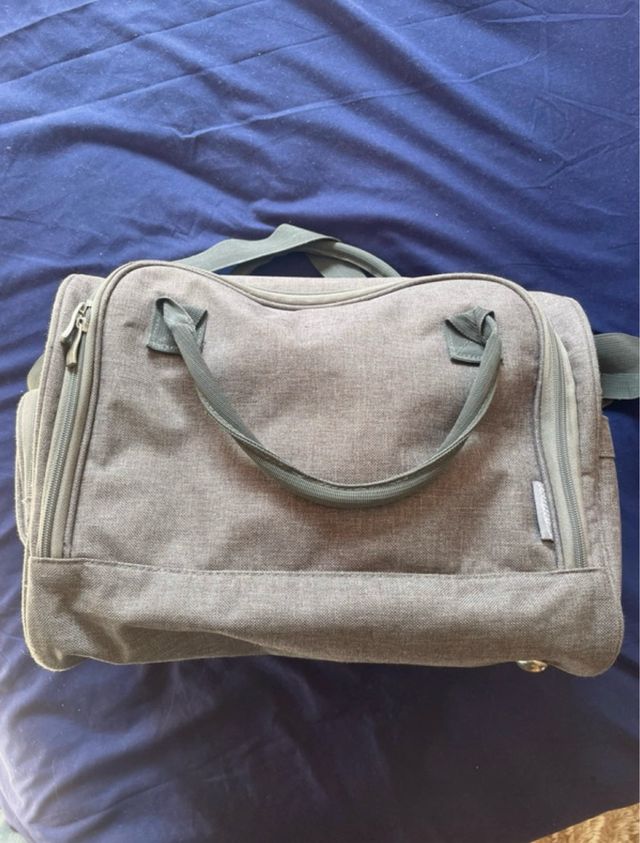 Bolso pañalera gris