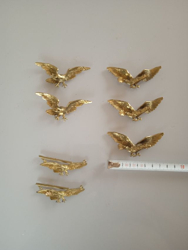 Aguilas de laton