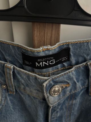 Jeans dritti con risvolto alto Mango
