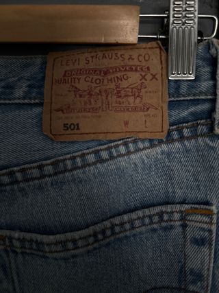 Levi's 501 Vaqueros 
30x34