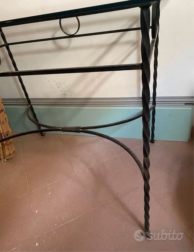 Tavolo vetro metallo - stile moderno