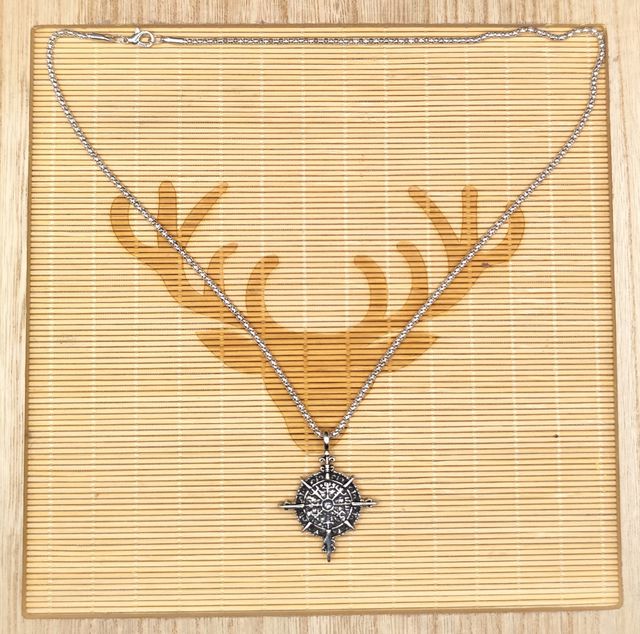 Colar Vegvísir Compass - Viking