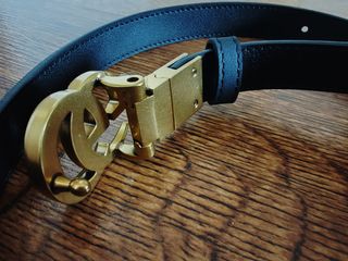 Cinturón Gucci reversible,talla 80 EUR