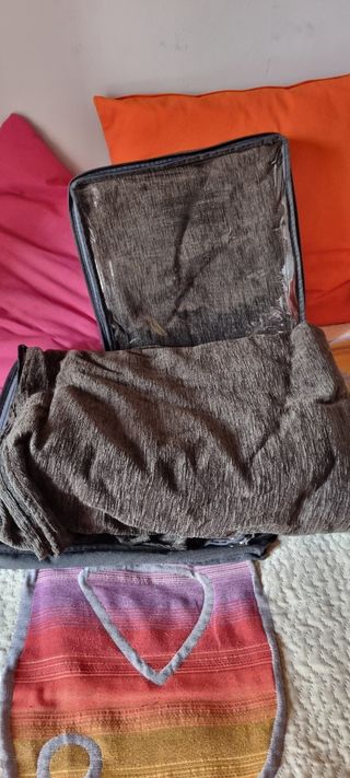 Funda sofá El Corte Inglés marrón.
Tamaño 3 plazas