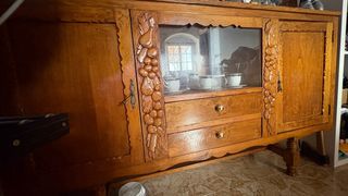 Mueble antiguo de madera