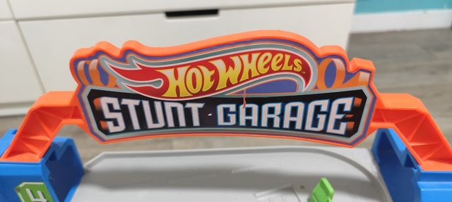 Garagem de acrobacias Hot Wheels