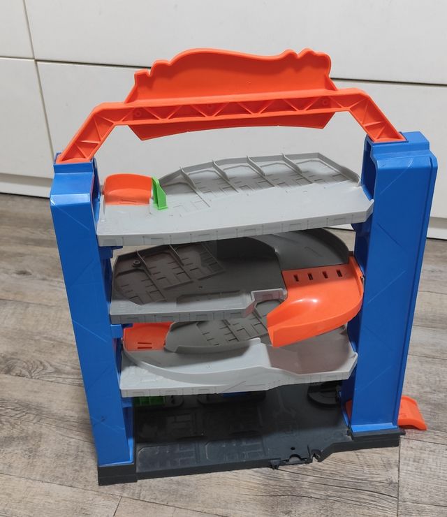 Garagem de acrobacias Hot Wheels
