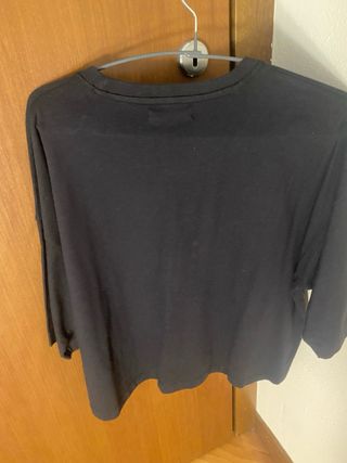 Maglietta nera in cotone con motivo