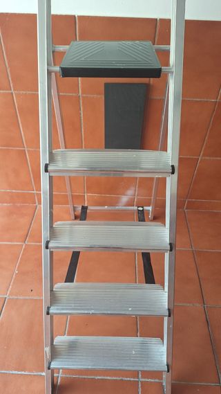 Escalera aluminio plegable