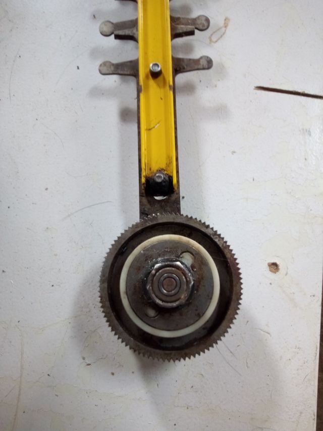 Cuchilla cortasetos en muy buen estado