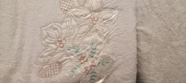 Accappatoio e set bagno bianco cotone