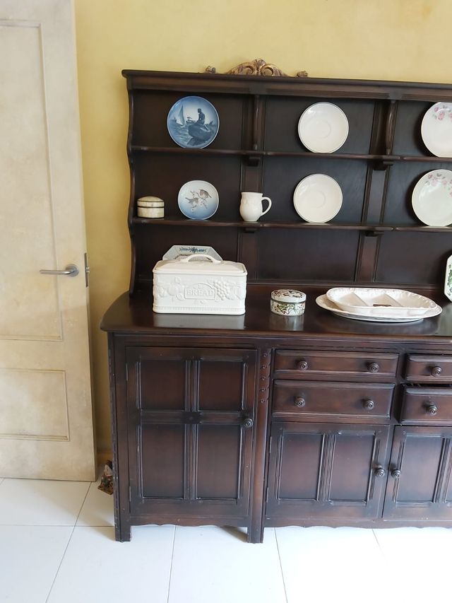 Aparador madera maciza antiguo