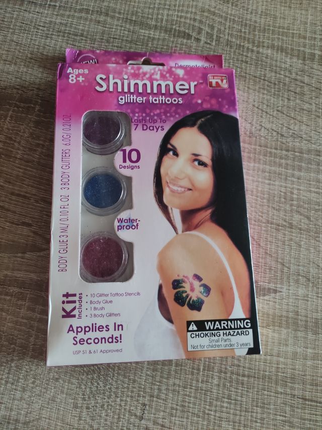 Pulseras y tatuajes purpurina