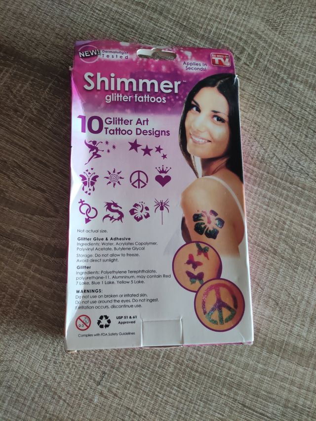 Pulseras y tatuajes purpurina