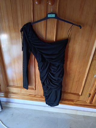 Vestido negro asimétrico manga larga M