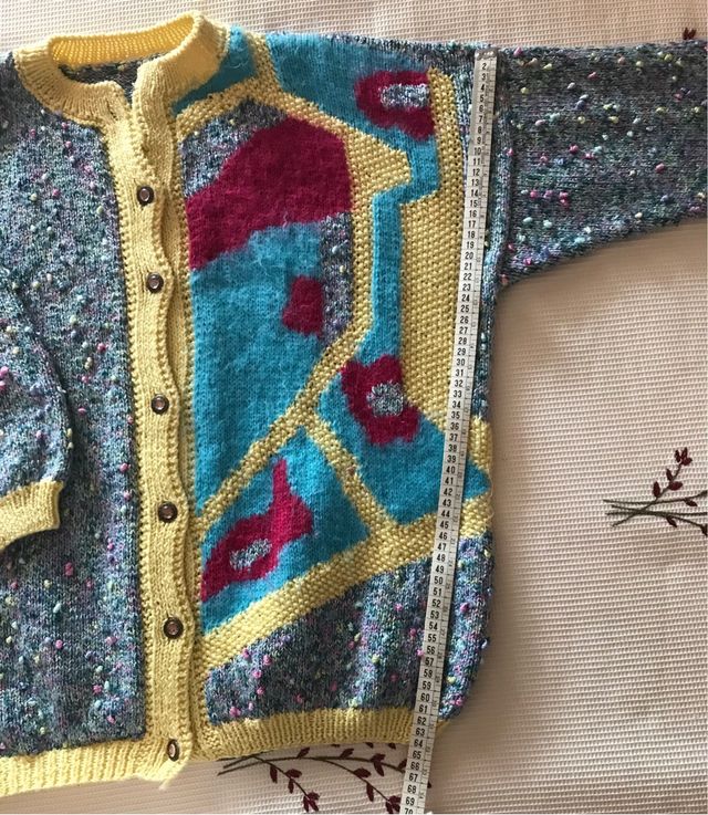 Chaqueta multicolor tejida a mano