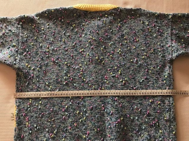 Chaqueta multicolor tejida a mano