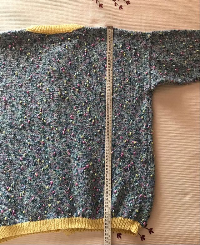 Chaqueta multicolor tejida a mano