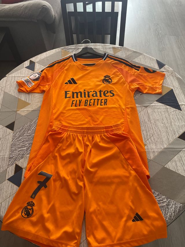 Equipación Real Madrid - Talla s