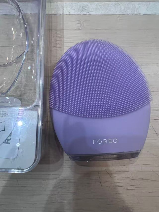 FOREO Luna 3 Sensitive Skin, spazzola detergente 
