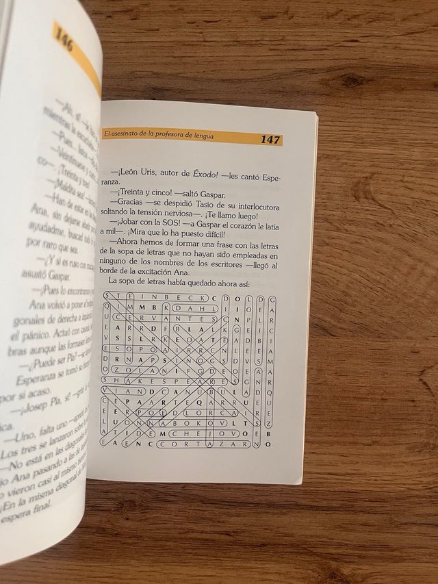 Libro "El asesinato de la profesora de lengua"