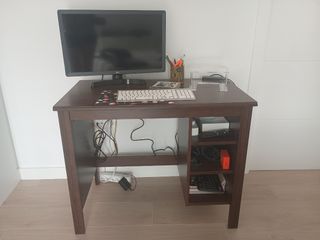 Escritorio BRUSALI Ikea marrón