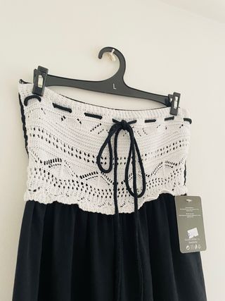 Mono o enterizo de crochet blanco y negro