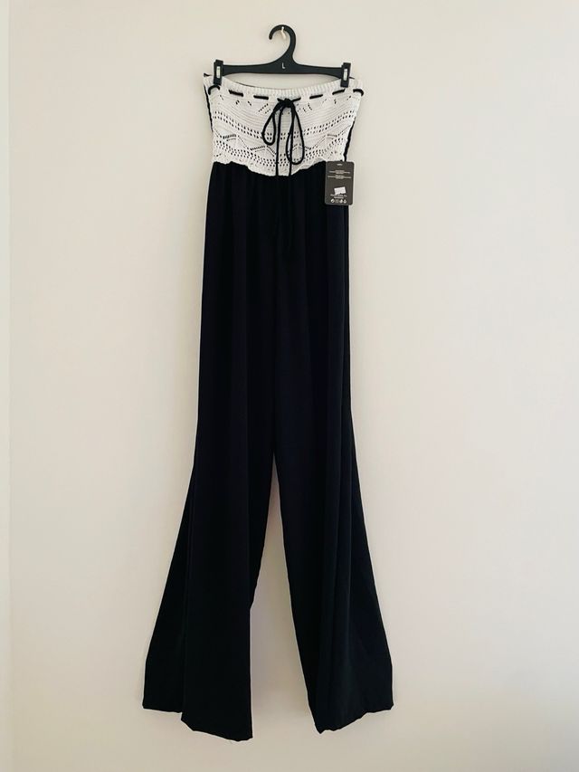 Mono o enterizo de crochet blanco y negro