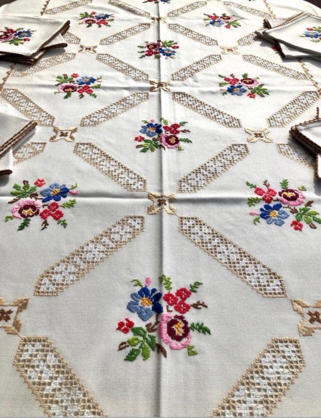 Mantelería lino beige y rojo