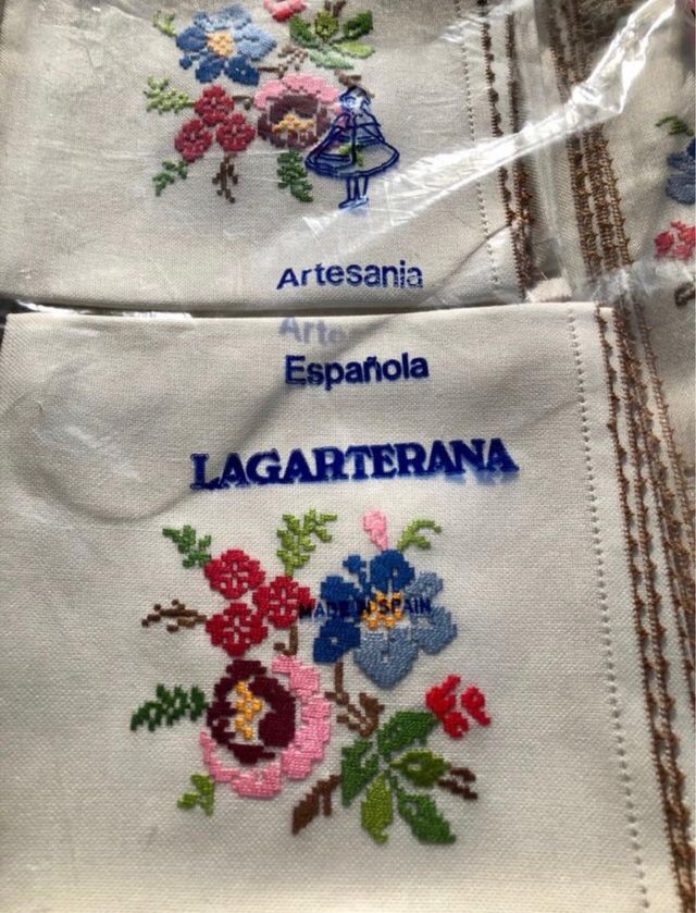 Mantelería lino beige y rojo