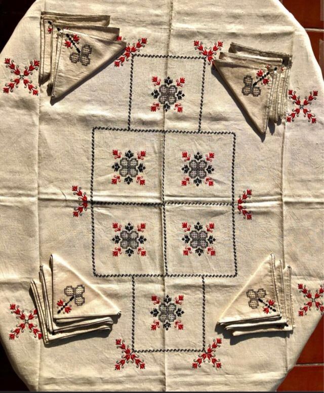 Mantelería lino beige y rojo