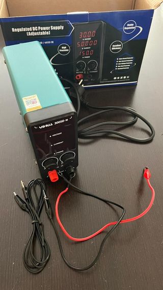 Fuente alimentación YIHUA 3005D