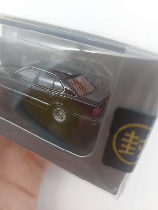 BMW E34 5 Serie 1/64 DCM