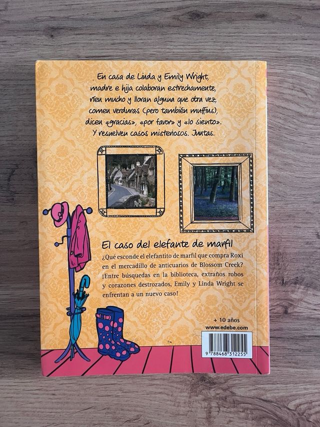 Libro "me, mum & mystery" Ed. Español