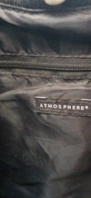 Bolso mochila negra - estilo bandolera