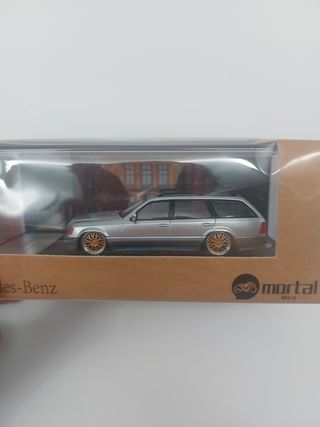 Mercedes Benz S124 1/64 Mortal