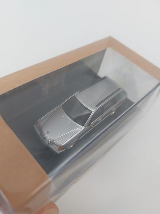 Mercedes Benz S124 1/64 Mortal