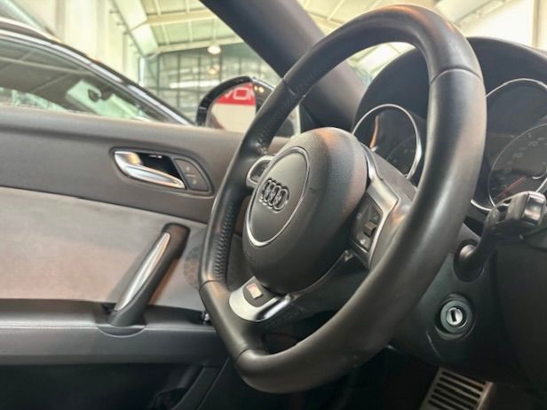 AUDI TT COUPE 1.8 TFSI S LINE EDITION