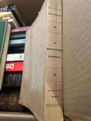 Libro antiguo: Observaciones gravimétricas