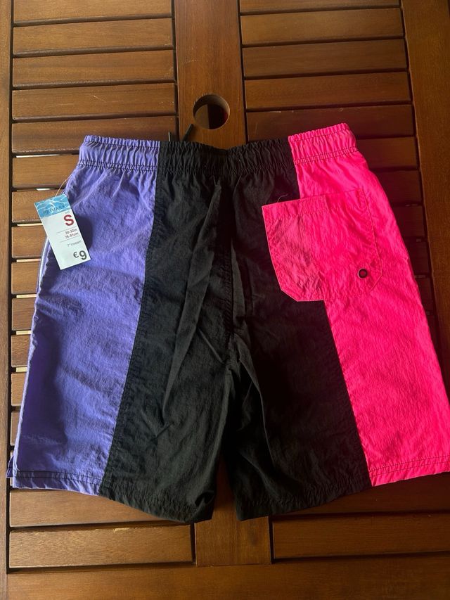 Bañador Primark retro tricolor.