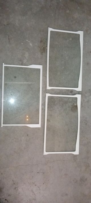 Baldas nevera Fagor en muy buen estado.