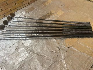Hierros de golf (6 piezas)
con pelotas 